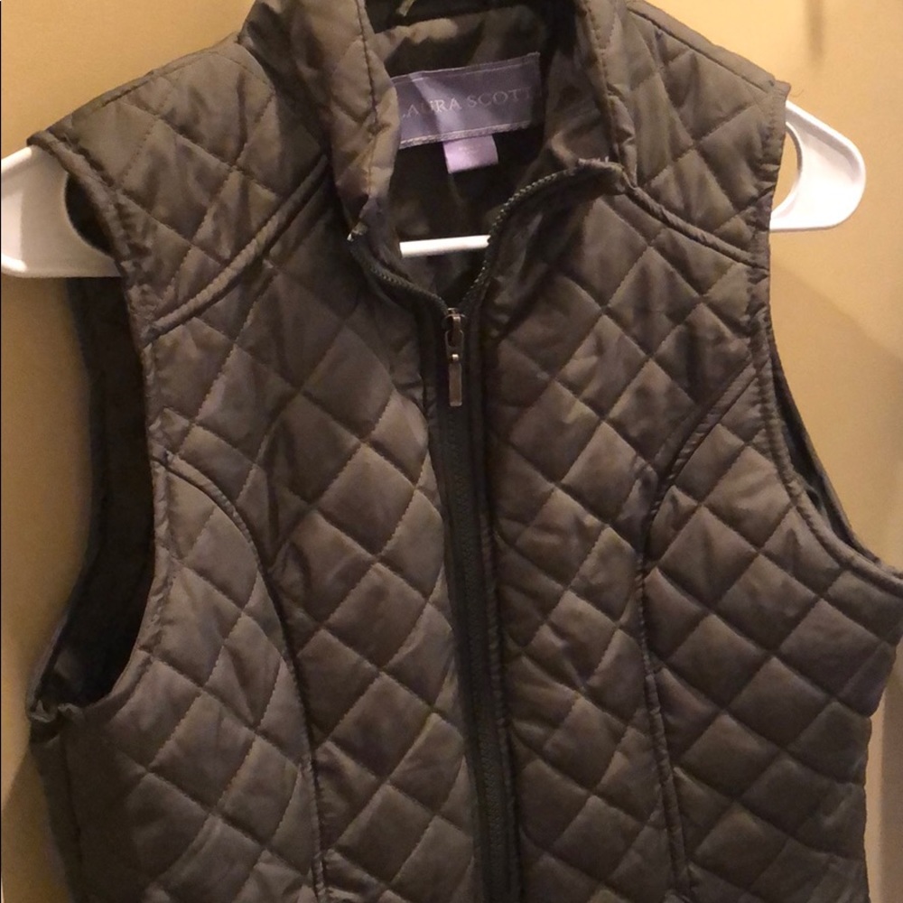 Vest - Picture 3 of 3